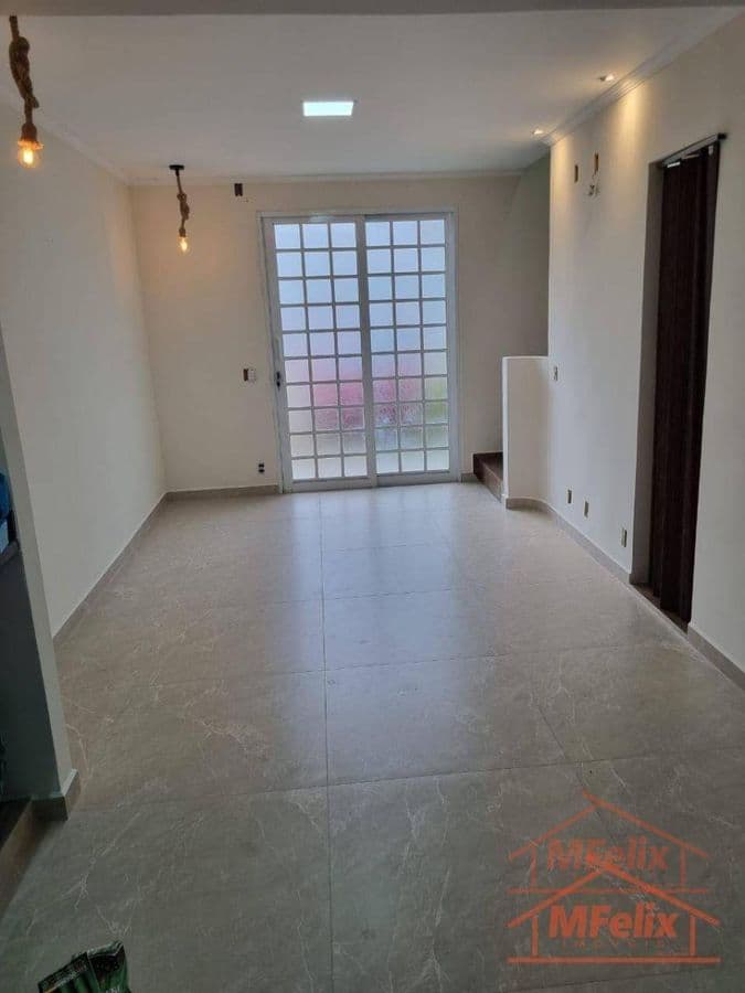 Sobrado com 2 quartos à Venda, Vila Nova Bonsucesso - Guarulhos foto 1
