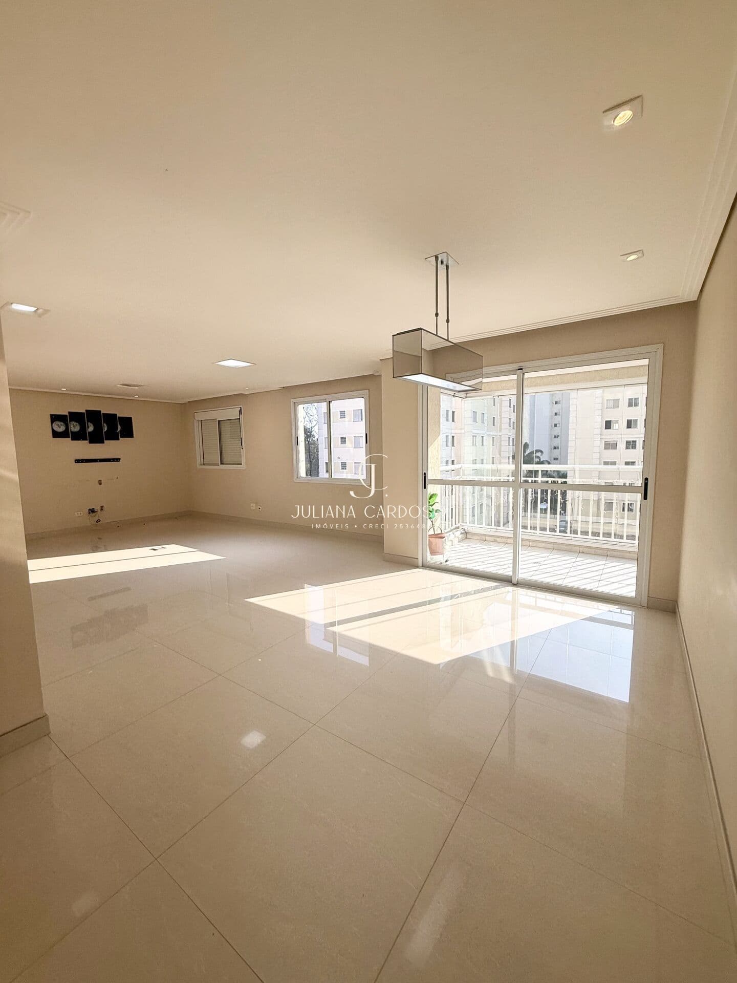 Apartamento 3Q - Planalto foto 1