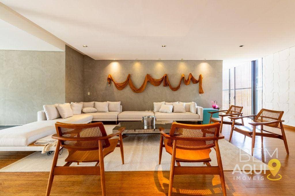 Casa moderna com 7 suítes e ampla área verde foto 3