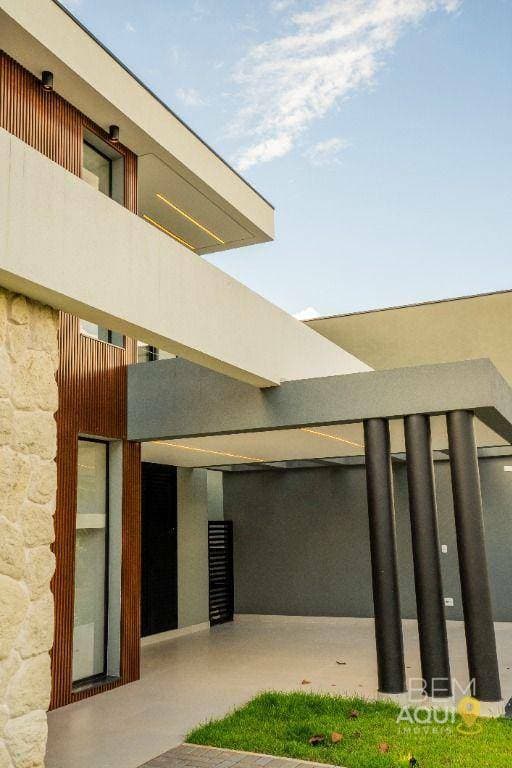 De R$ 1.950.000 para R$ 1.799.000. Aproveite esta oportunidade e conheça todos os detalhes deste imóvel. Casa com 4 dormitórios à venda, 226 m², no Lo foto 2