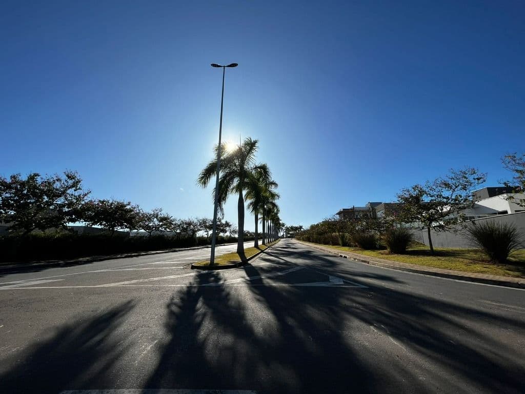 Terreno à venda no Condomínio Portal dos Bandeirantes em Salto/SP. foto 3